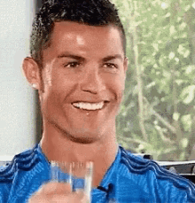 Haga clic en la imagen para ver una versin ms grande

Nombre:	cr7-laugh.gif
Visitas:	1
Size:	503,7 KB
ID:	7949740