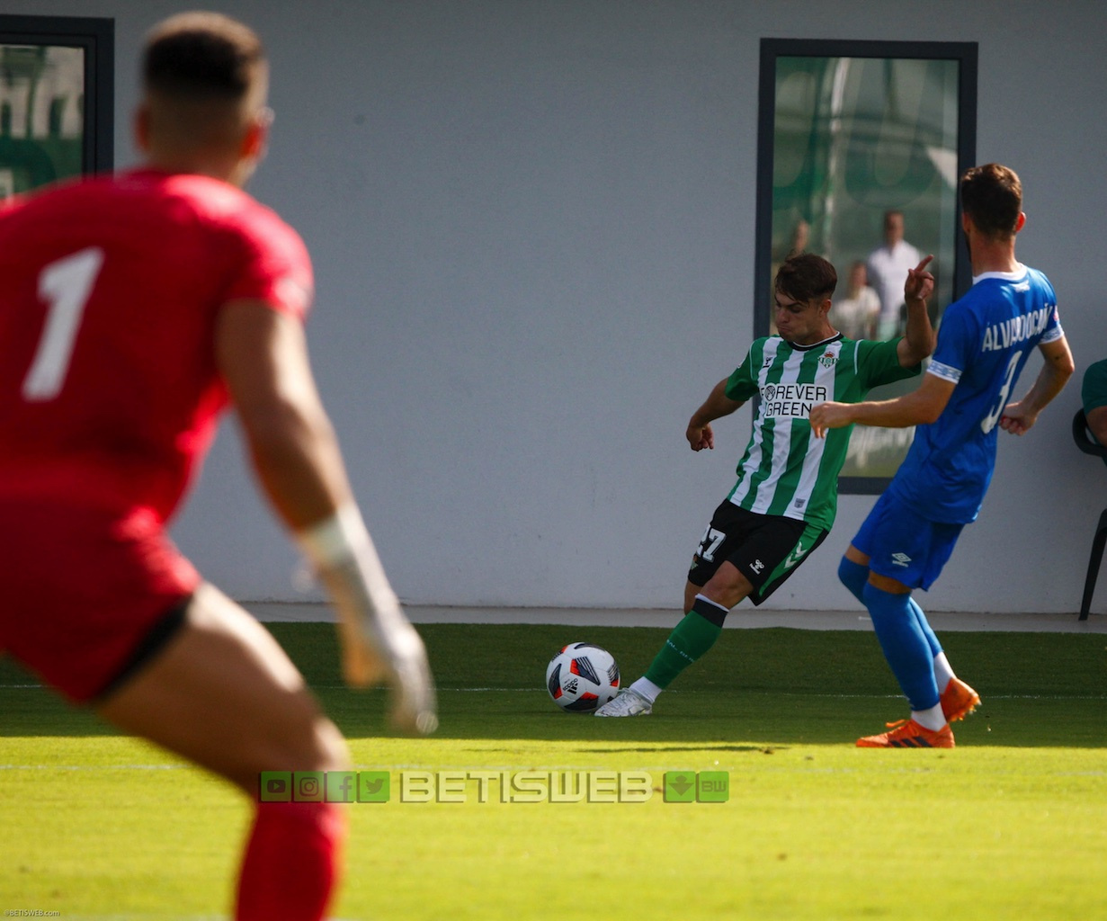 J-6-Betis-Deportivo-vs-Velez-CF110