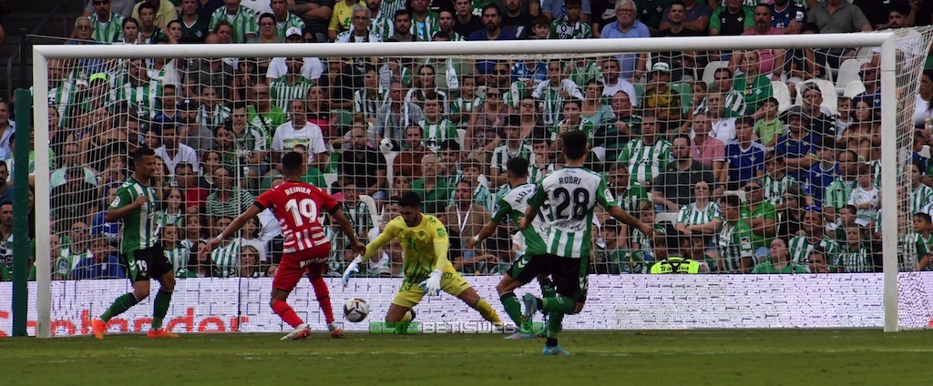 J-6-Real-Betis-vs-Girona-FC17