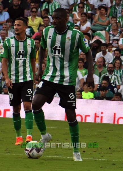 J-6-Real-Betis-vs-Girona-FC19